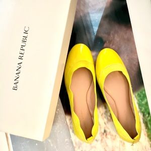 NWT (in box) BR Abby Flats